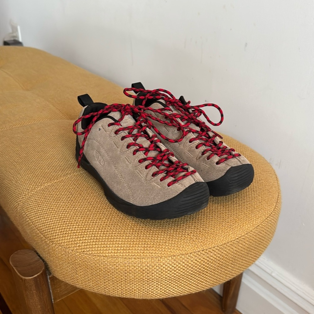 Keen Jasper Suede sneaker size 8.5